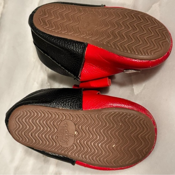 Red and Black Kids Shoes with Bow FREE WITH ANY PURCHASE 18-24m - Picture 3 of 6